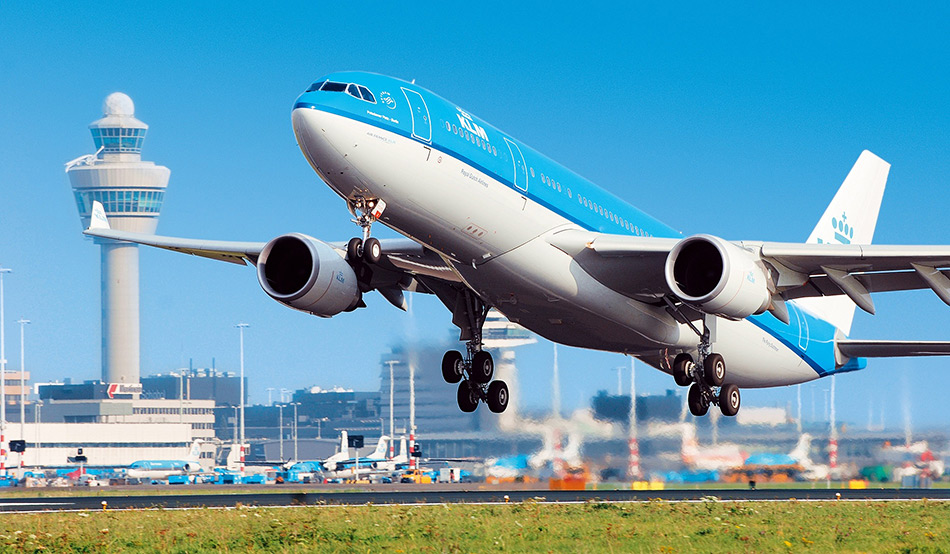 Maschinen der holländischen Fluggesellschaft KLM landen und starten künftig auch in Namibia